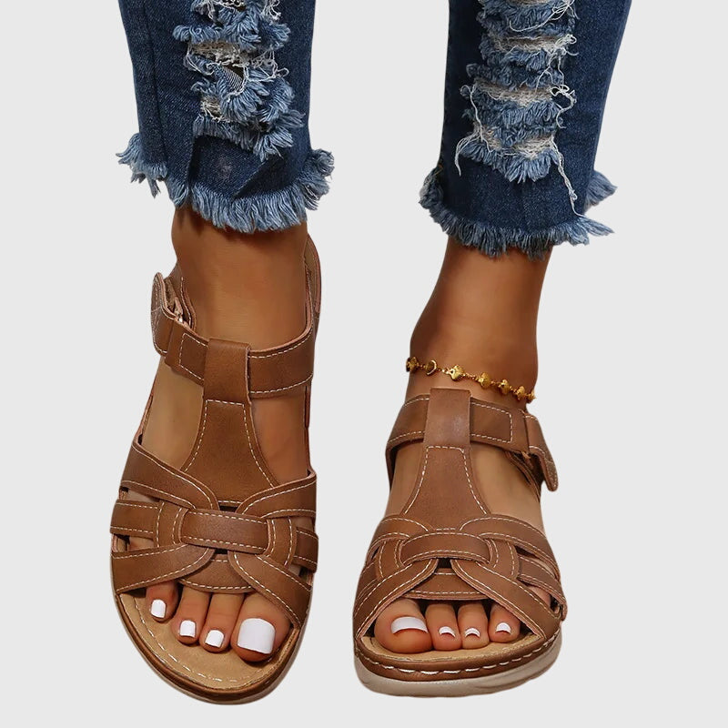 Piper - Lightweight sandals with strap