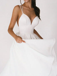 Elara - Elegant Minimalist Dress