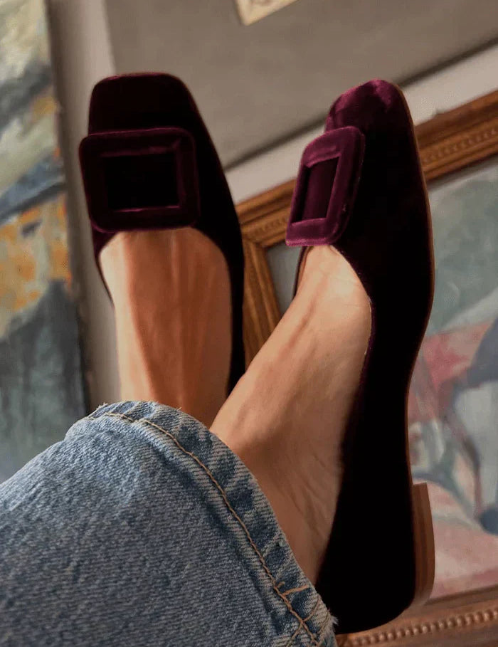 Noë™ | Suede Loafers with Design