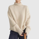 Amaya | Luxurious Cashmere Turtleneck Sweater