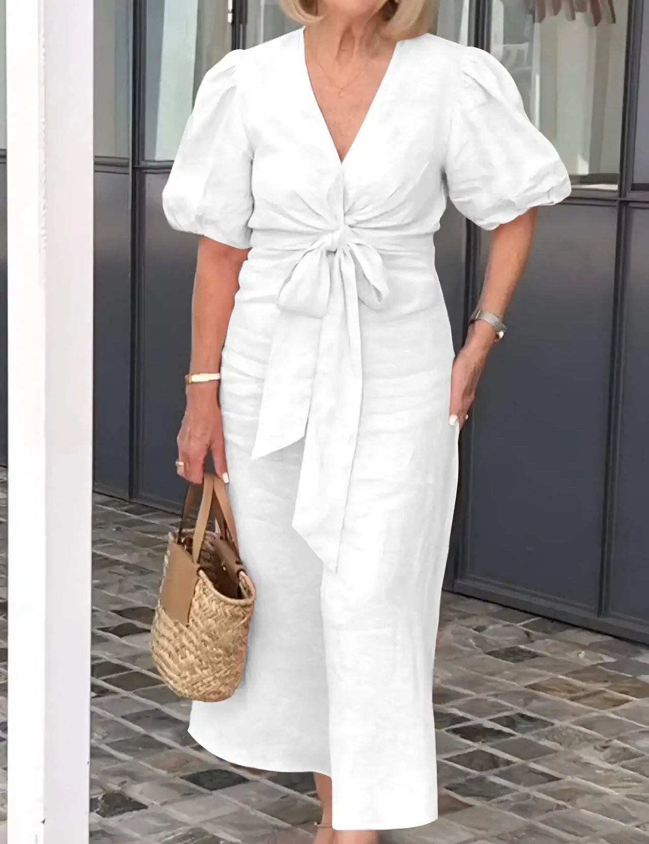 LYNORA | ELEGANT MIDI DRESS WITH V-NECK