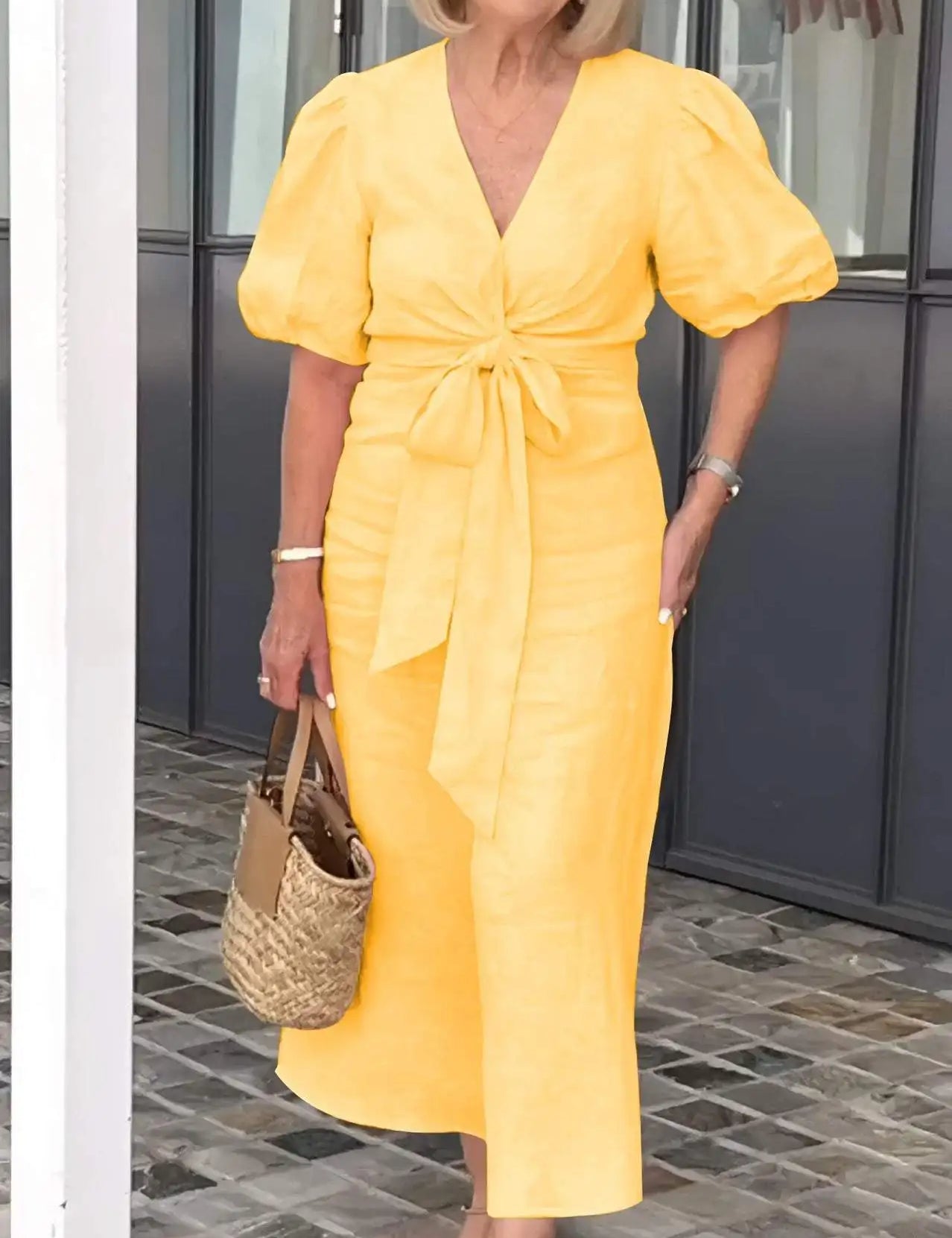 LYNORA | ELEGANT MIDI DRESS WITH V-NECK