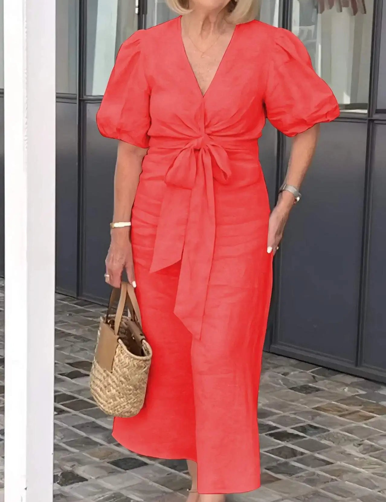 LYNORA | ELEGANT MIDI DRESS WITH V-NECK